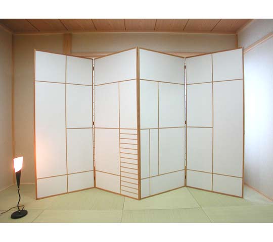 東京のオーダー家具屋の作る寝室の光を遮る衝立