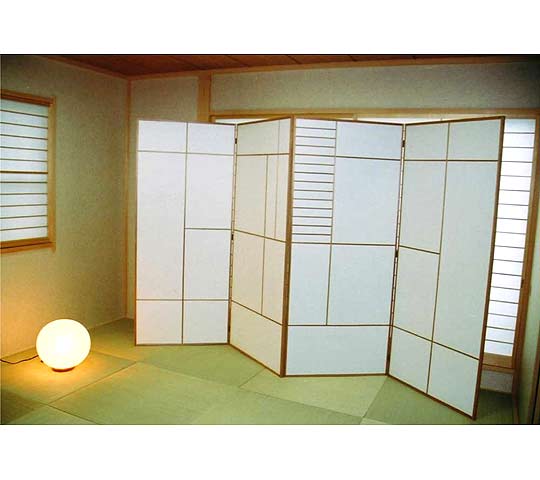 東京のオーダー家具屋の作る寝室の光を遮る衝立