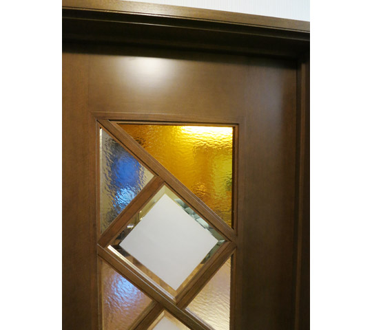 デザインガラスを組み合わせたリビングドア3