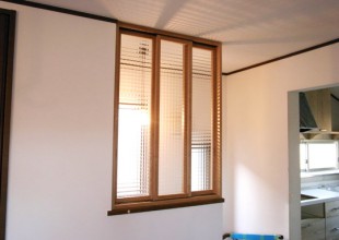 建具 落下防止のための階段引戸
