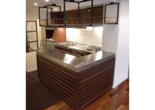キッチン収納 2ｍｍ厚ステンレス天板のキッチンリフォーム
