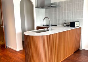 リブを使ったアールキッチン