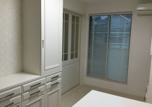 豪華な白塗装の家具・建具を製作いたしました。