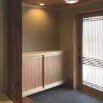 東京のオーダー家具ユウキが作った神奈川県産材のヒノキで玄関収納を製作しました。
