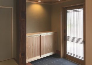 家具施工例 神奈川県産材のヒノキで玄関収納を製作しました。