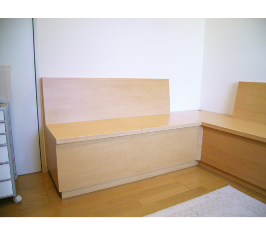 シンプルなデザインのベンチ収納 | オーダー家具のトータルリビング ユウキ