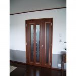 東京のオーダー家具ユウキが作った真鍮を象眼したリビングドア