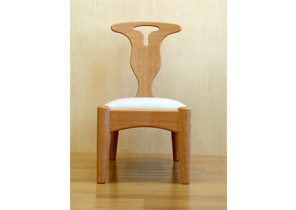 神奈川のオーダー家具ユウキが作った脳障害児　日木流奈君の椅子